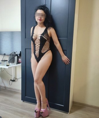 🌟 Страсть и наслаждение - вот что ты найдешь со мной. 💋 Я хорошо знаю свое дело и обещаю тебе незабываемый опыт, полный удовольствия. 🌹 У меня есть много фото, чтобы ты мог оценить мою красоту и изящество. Живу в Москве, так что можем встретиться в уютной гостинице или твоем месте. 🏨 Мои услуги на высшем уровне, и я уверена, что ты захочешь вернуться ко мне снова и снова. 💥 Отзывы о моей работе говорят сами за себя - мои клиенты всегда остаются довольными и возвращаются ко мне снова. 👀 Раскрой свое воображение, и я помогу сделать твои самые скрытые мечты яркими и запоминающимися. Не упускай шанс познакомиться со мной и окунуться в мир наслаждения! 🌈💫 Жанна